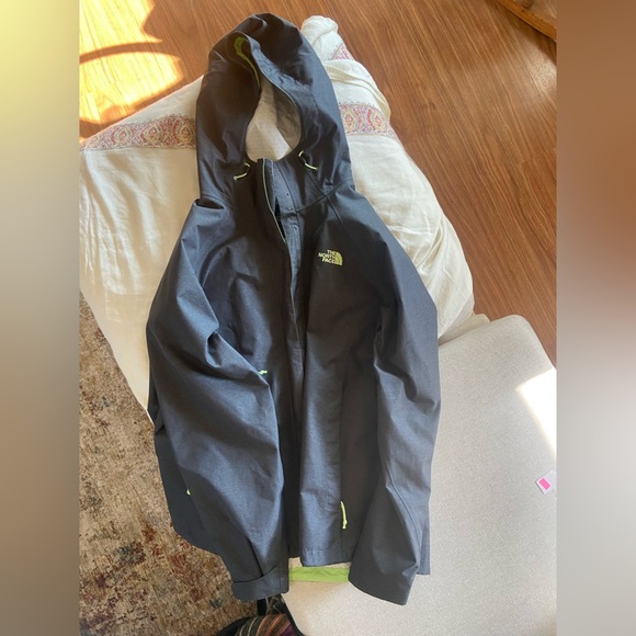 The North Face jacket waterproof. - Picture 1 of 3